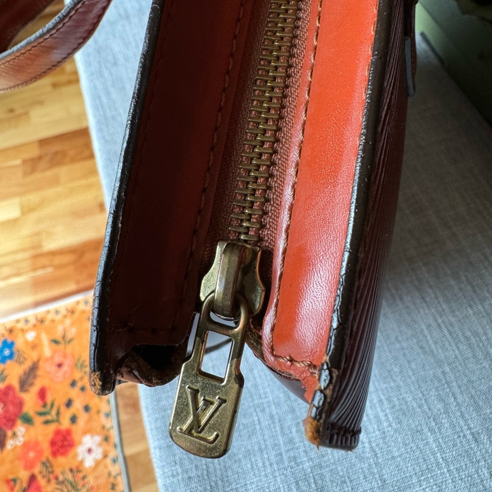 Authentic Vintage Louis Vuitton Saint Jacques Epi Brown Handbag Tote PM - Picture 14 of 16